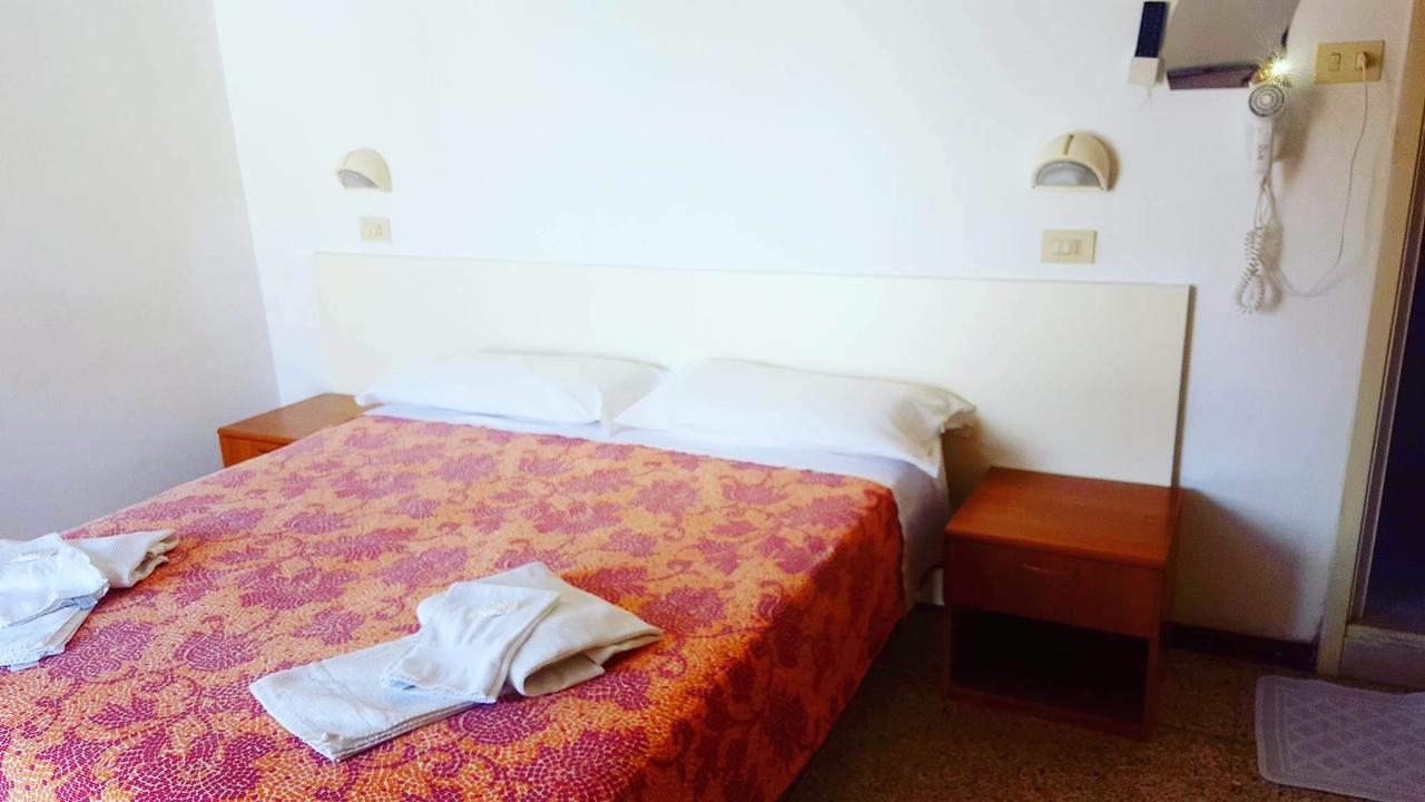 Hotel Moroni 里米尼 外观 照片