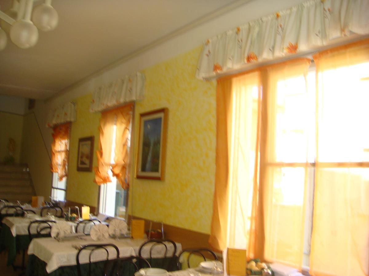 Hotel Moroni 里米尼 外观 照片