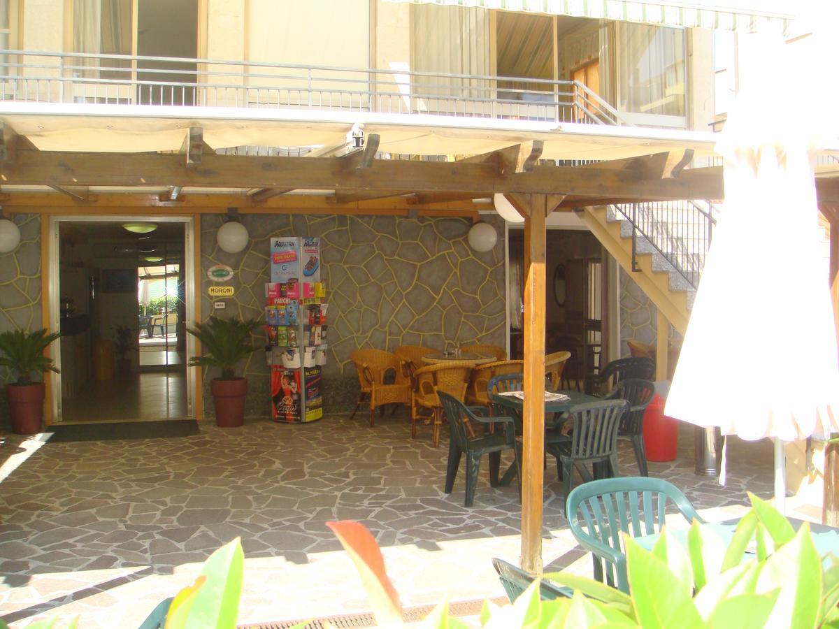 Hotel Moroni 里米尼 外观 照片