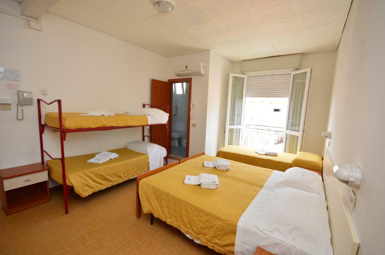 Hotel Moroni 里米尼 外观 照片
