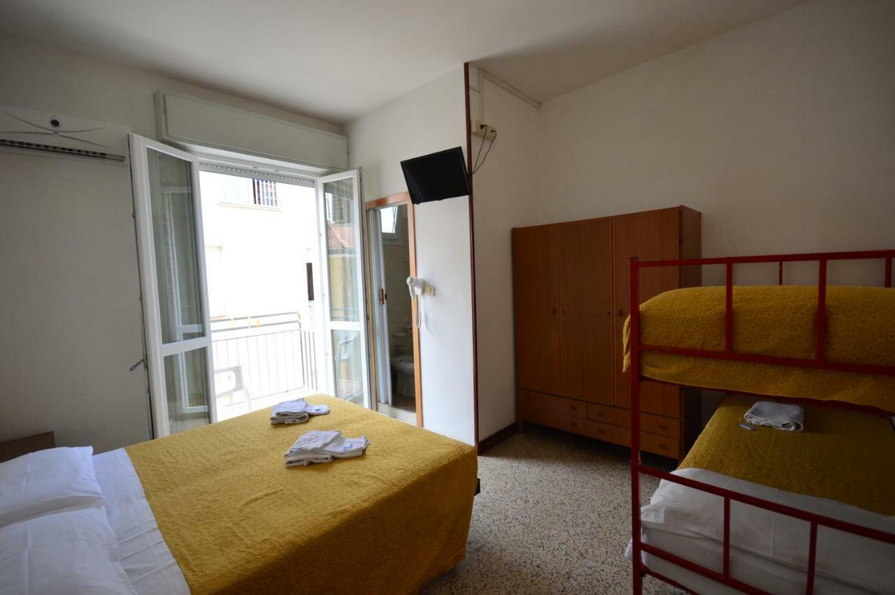 Hotel Moroni 里米尼 外观 照片